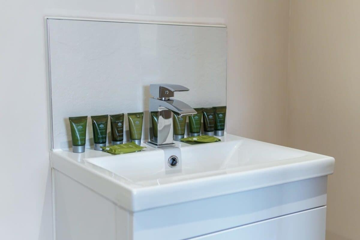 Fantastic 1 Bed Flat Manchester - Sleeps 3 ภายนอก รูปภาพ