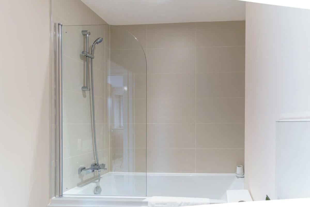 Fantastic 1 Bed Flat Manchester - Sleeps 3 ภายนอก รูปภาพ